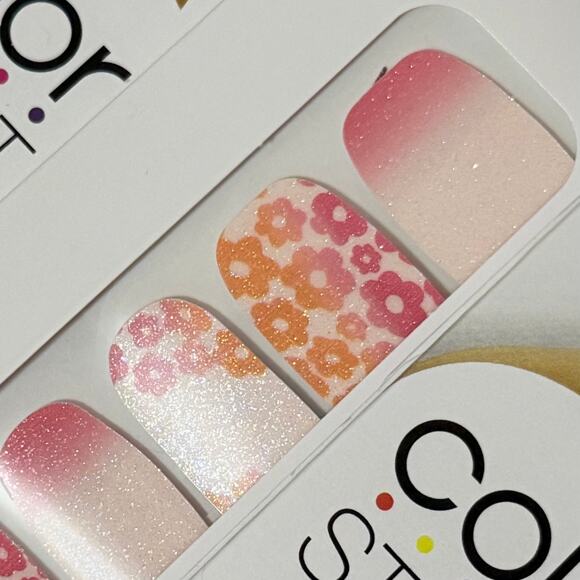 New Color Street “Grow with the Flow” Pink Shimmery Daisy Print Nail Strips - Picture 1 of 1